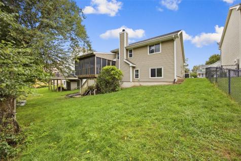 5013 N Willowbend Road NE Cedar Rapids IA 52411