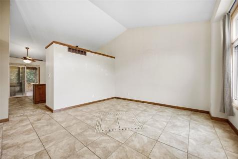 5013 N Willowbend Road NE Cedar Rapids IA 52411
