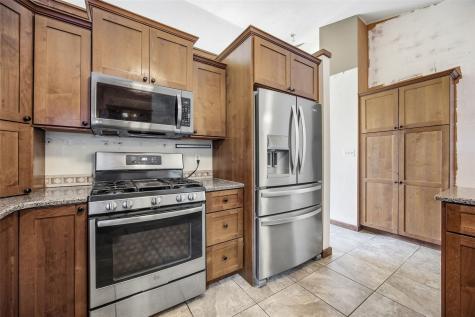 5013 N Willowbend Road NE Cedar Rapids IA 52411