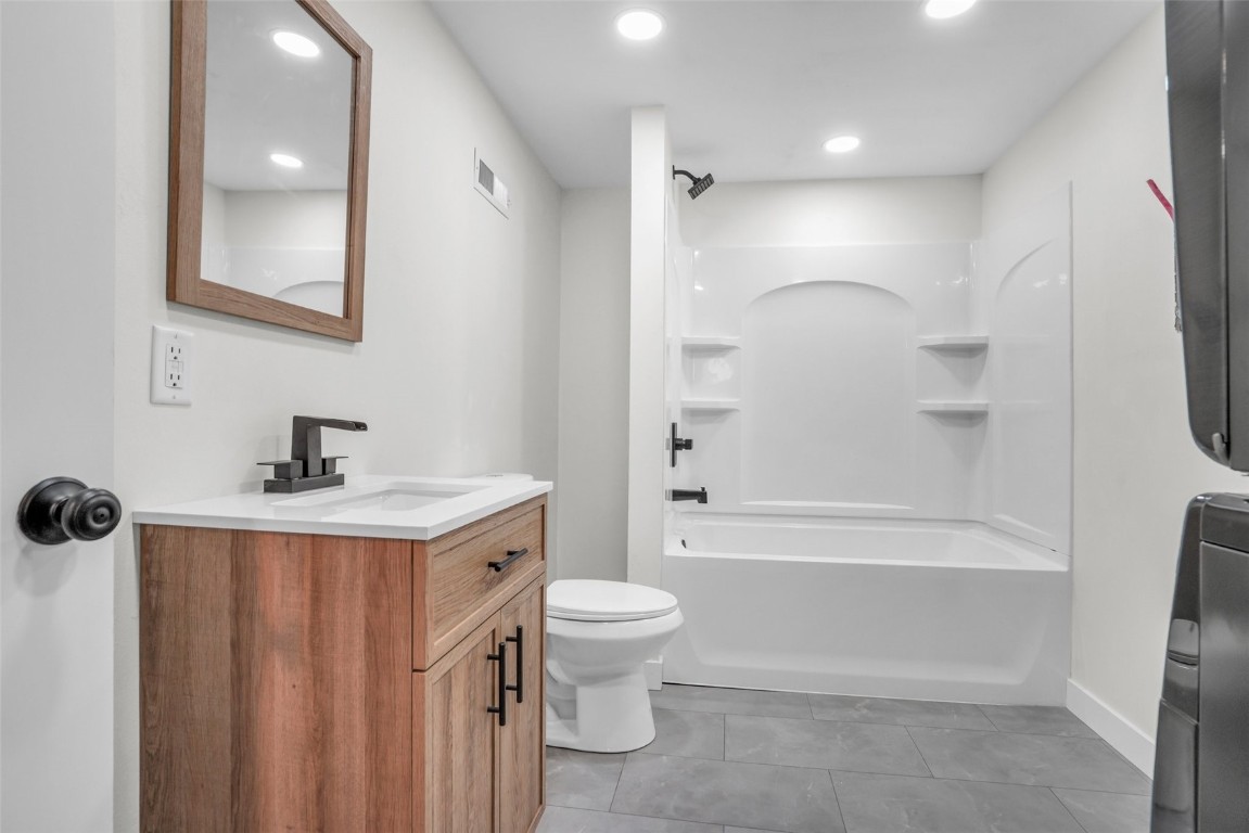 1418 26th Street NW Cedar Rapids IA 52405
