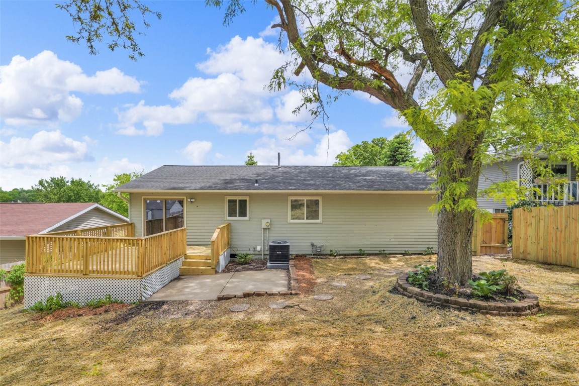 1418 26th Street NW Cedar Rapids IA 52405