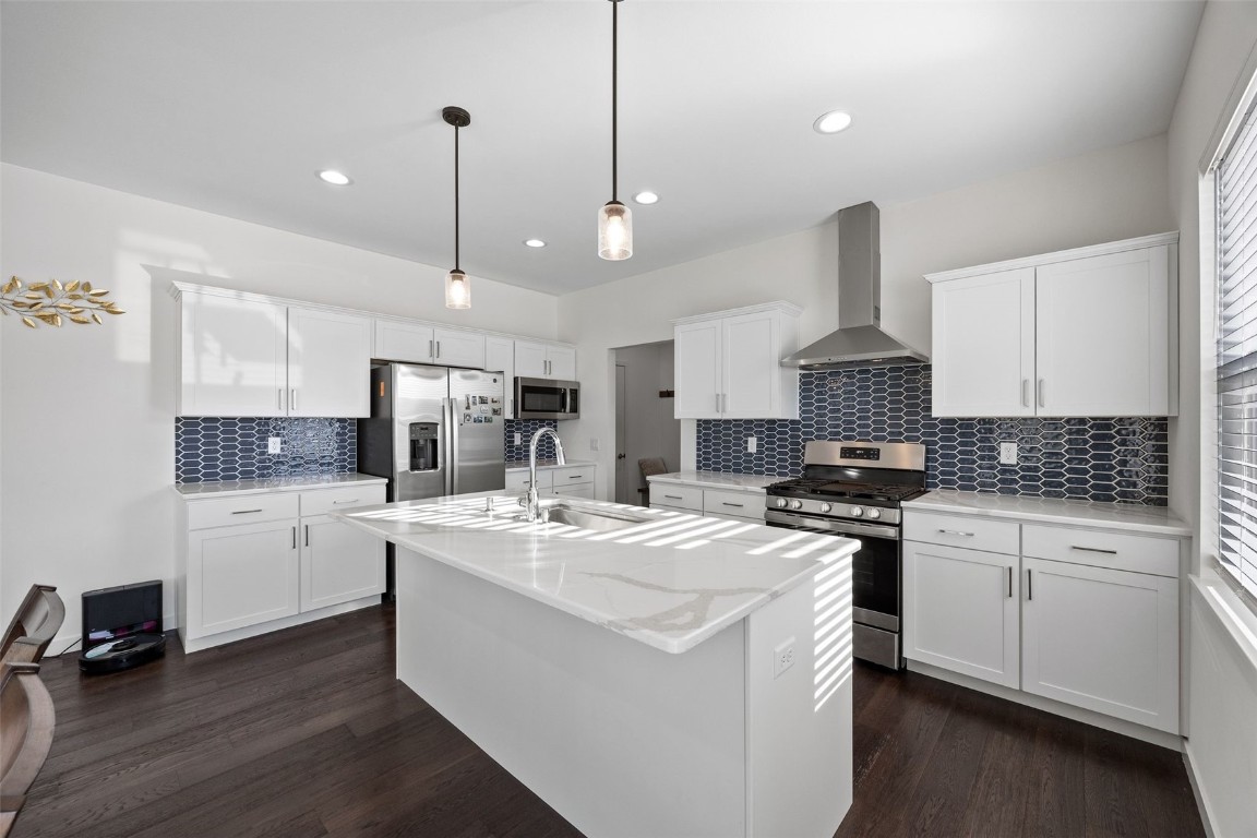 327 Meadows Field Drive NE Cedar Rapids IA 52402