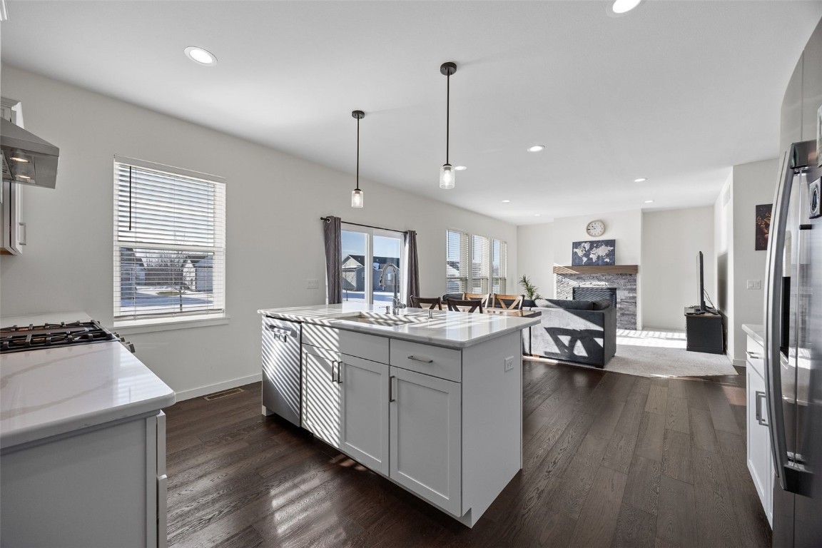 327 Meadows Field Drive NE Cedar Rapids IA 52402