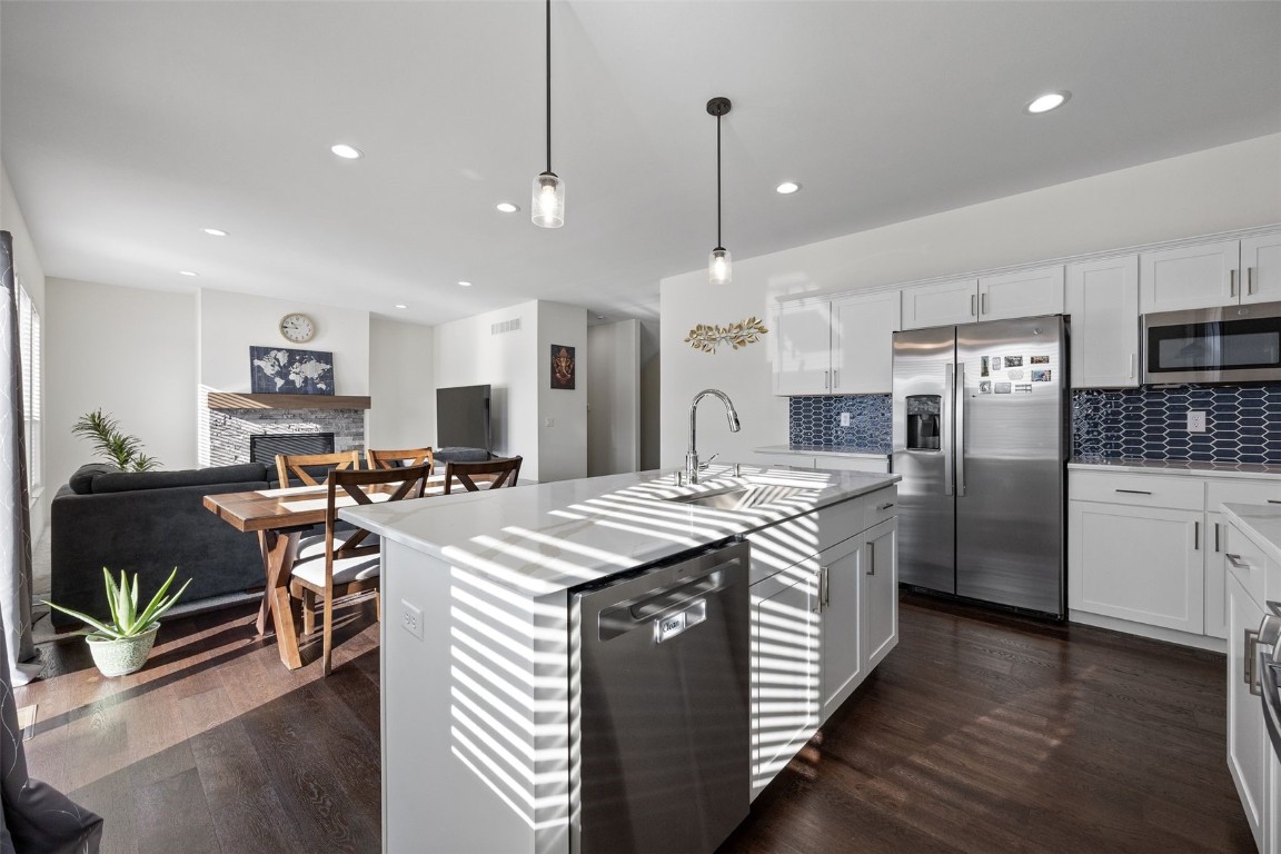327 Meadows Field Drive NE Cedar Rapids IA 52402