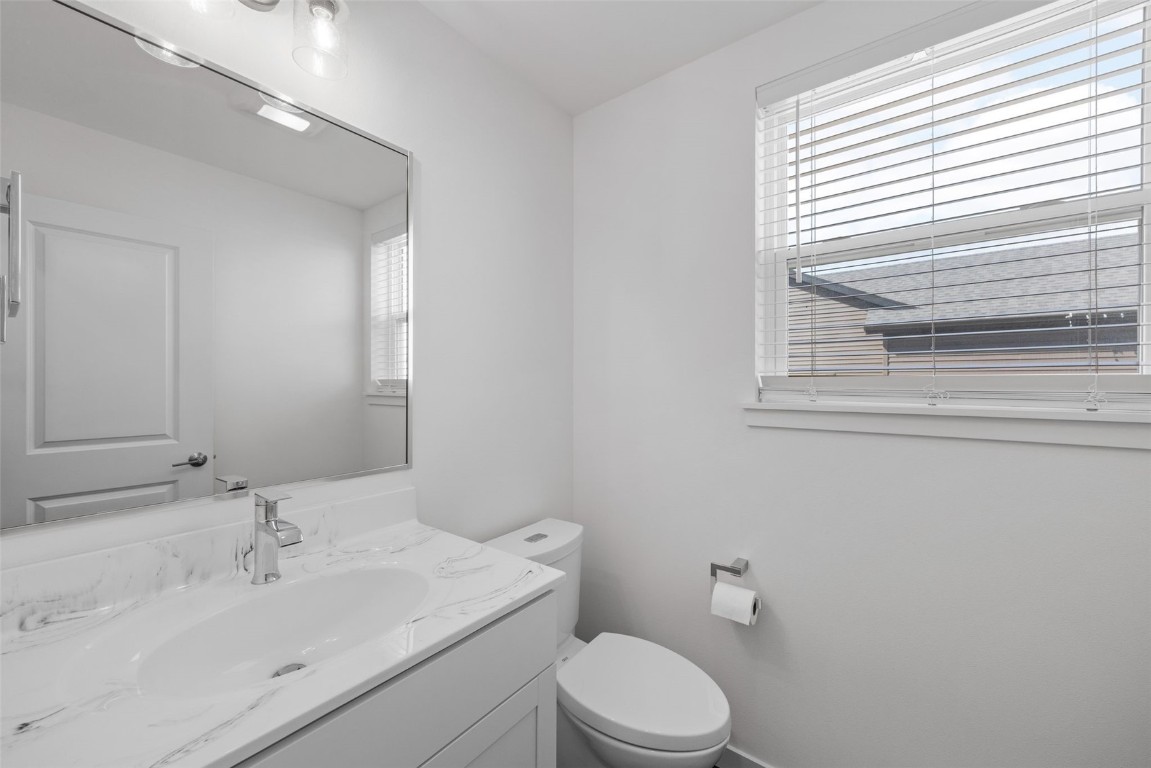 327 Meadows Field Drive NE Cedar Rapids IA 52402