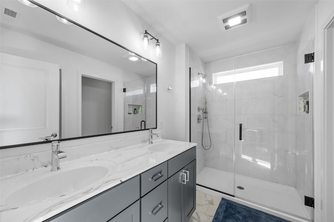 327 Meadows Field Drive NE Cedar Rapids IA 52402