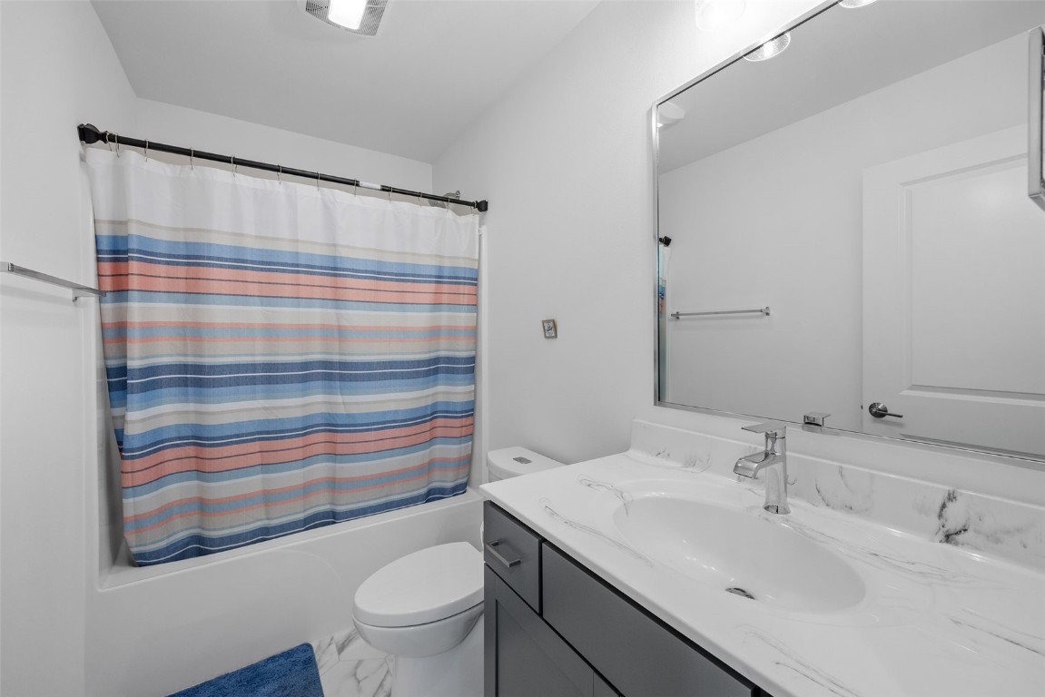 327 Meadows Field Drive NE Cedar Rapids IA 52402