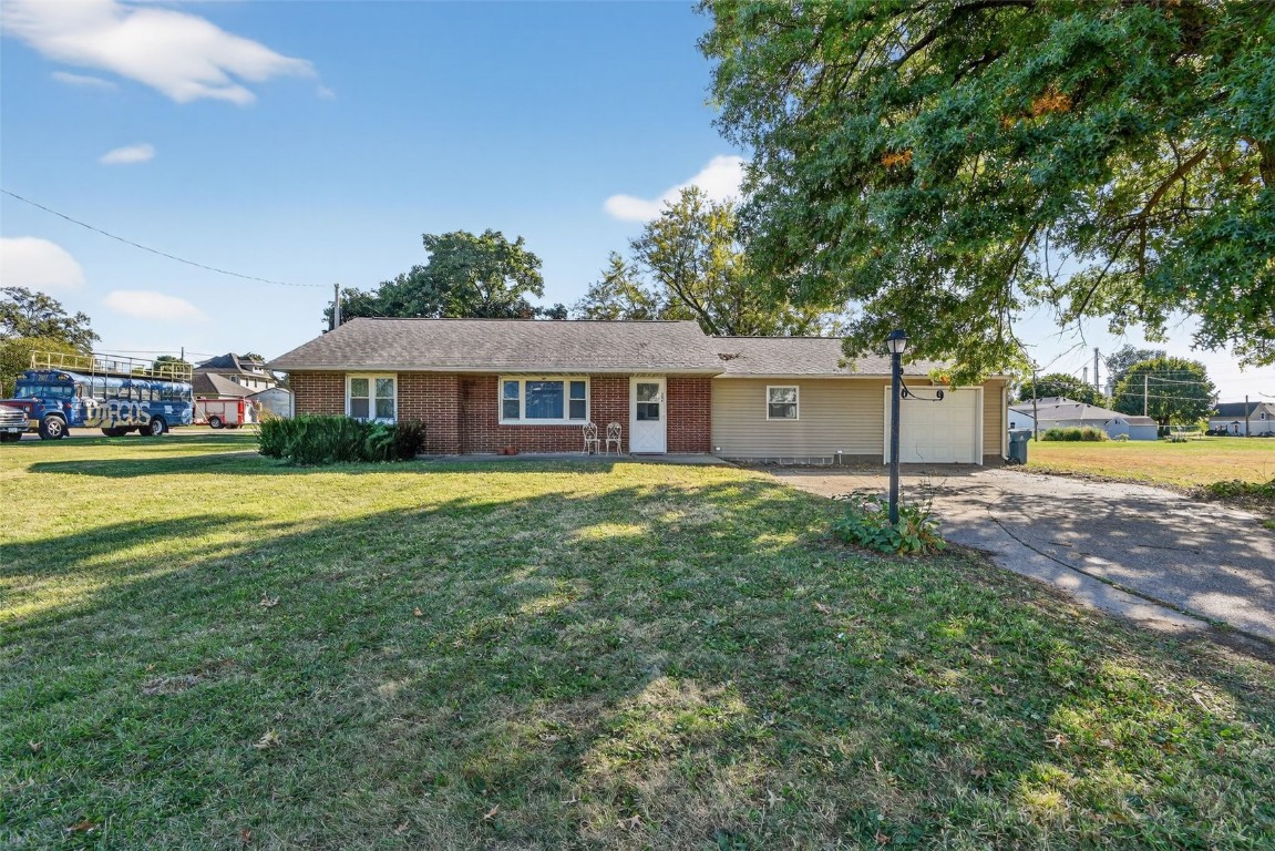 206 Winter Street IA 52729