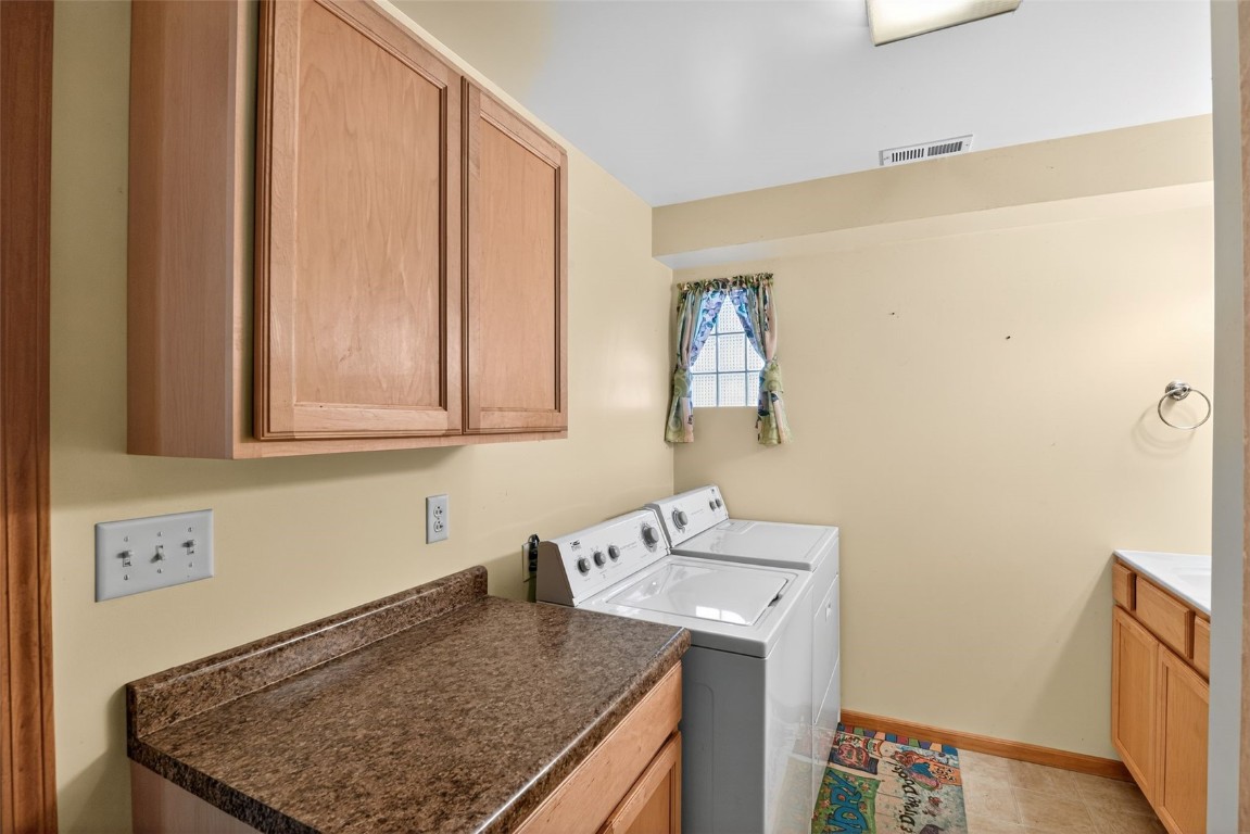 206 Winter Street IA 52729