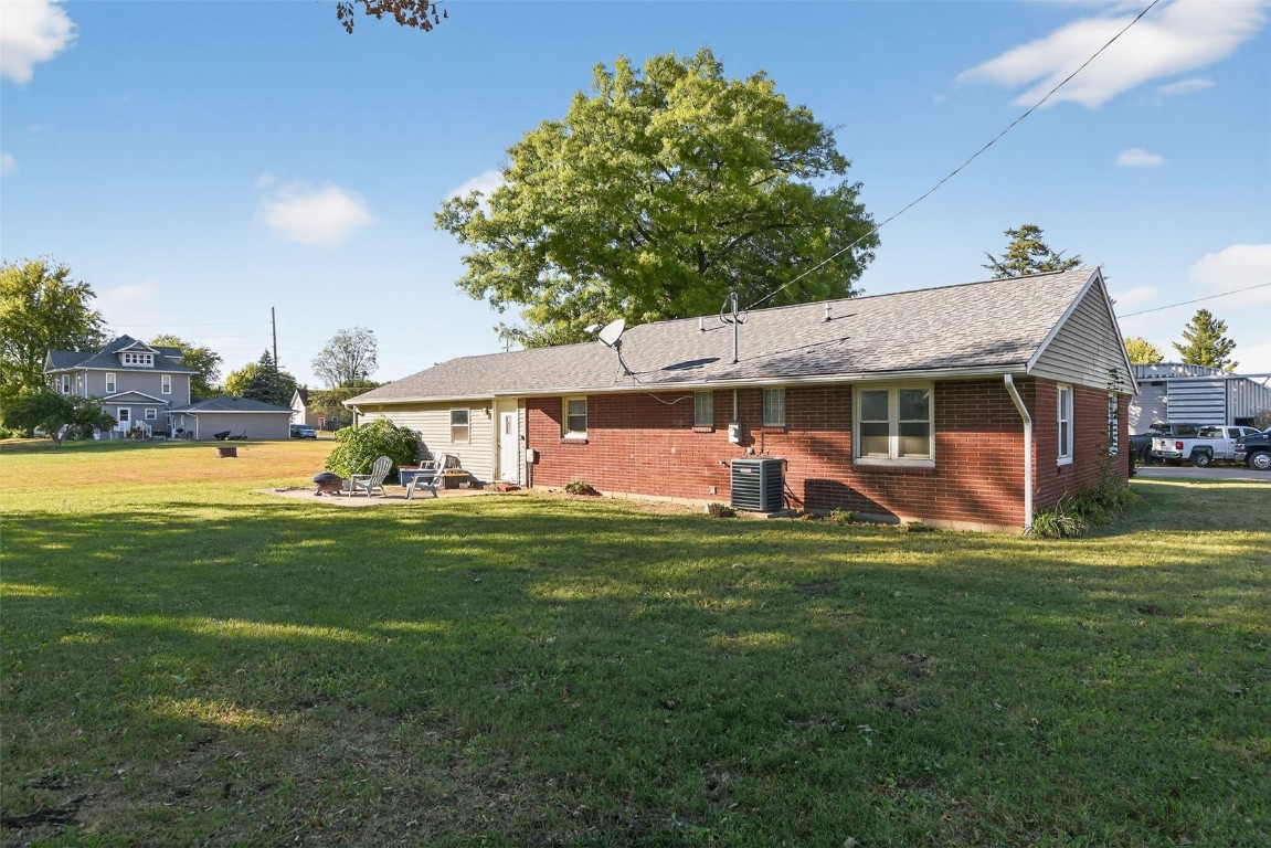 206 Winter Street IA 52729