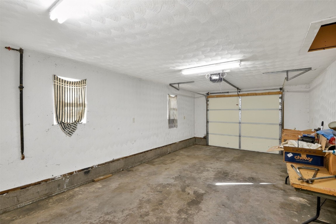 206 Winter Street IA 52729