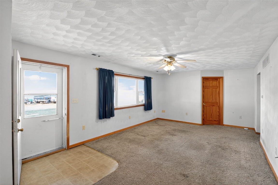 206 Winter Street IA 52729