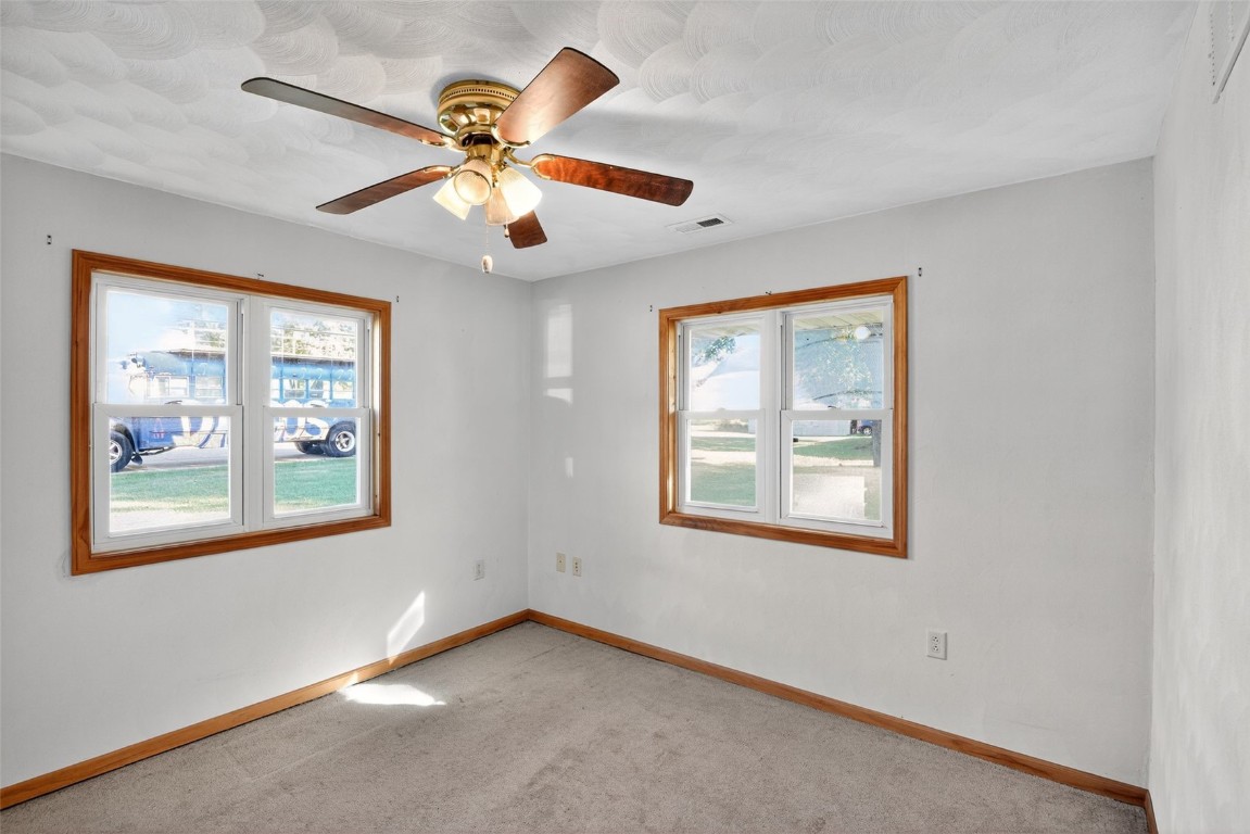 206 Winter Street IA 52729
