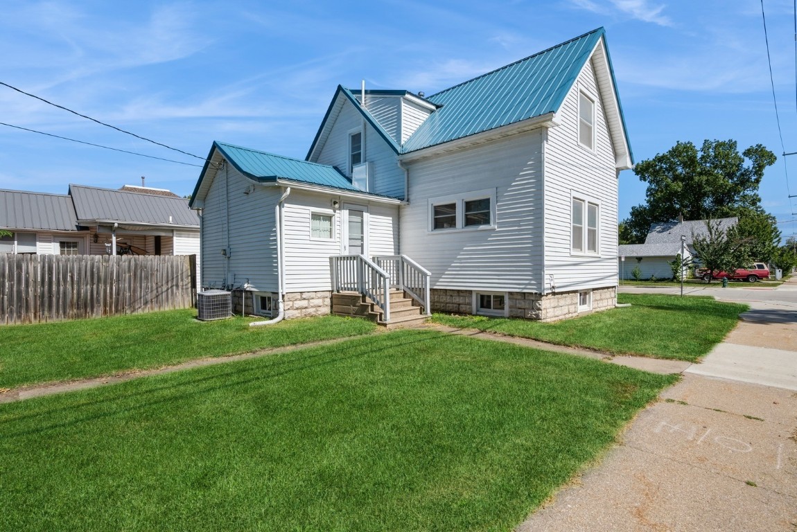 1448 N Street SW Cedar Rapids IA 52404