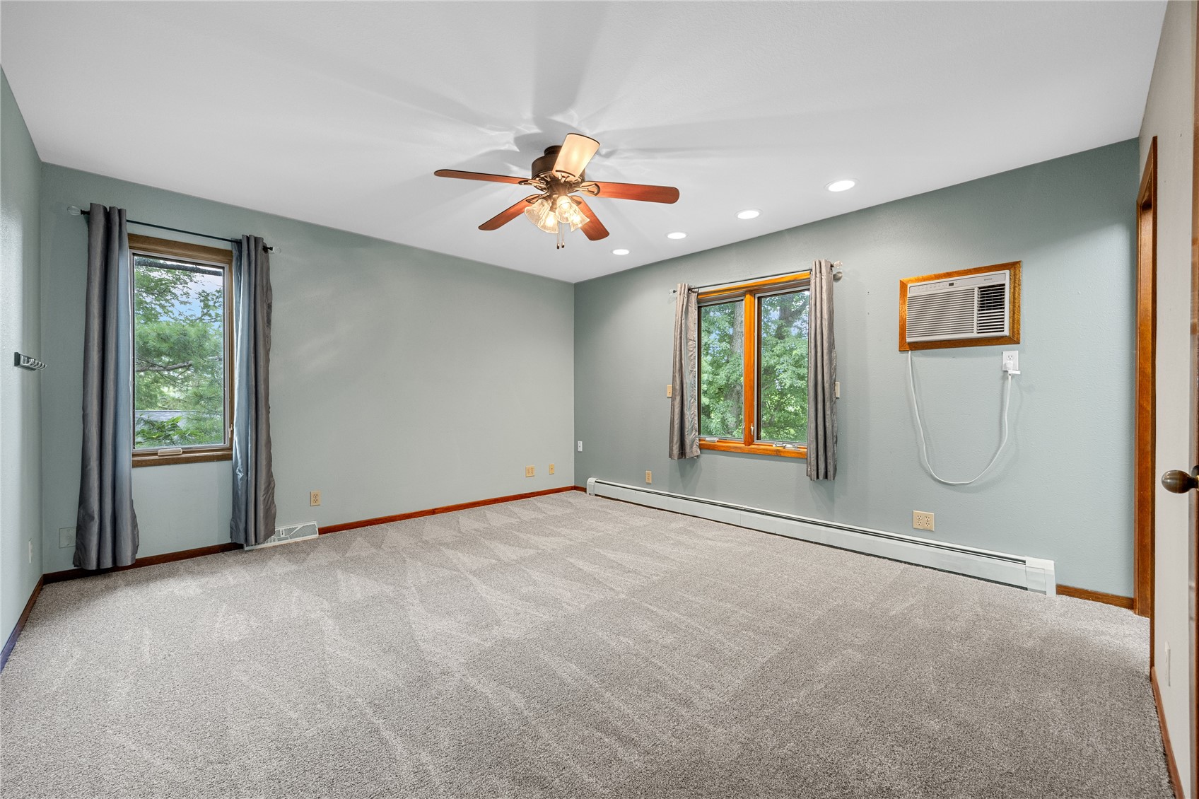 356 East Post Road SE Cedar Rapids IA 52403
