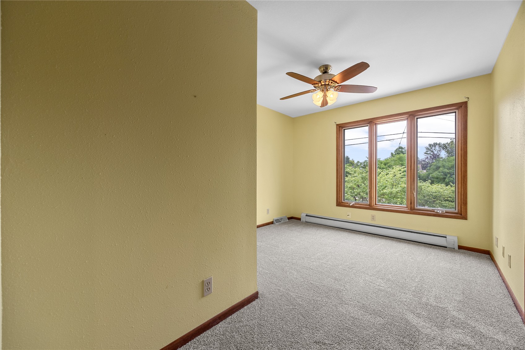 356 East Post Road SE Cedar Rapids IA 52403