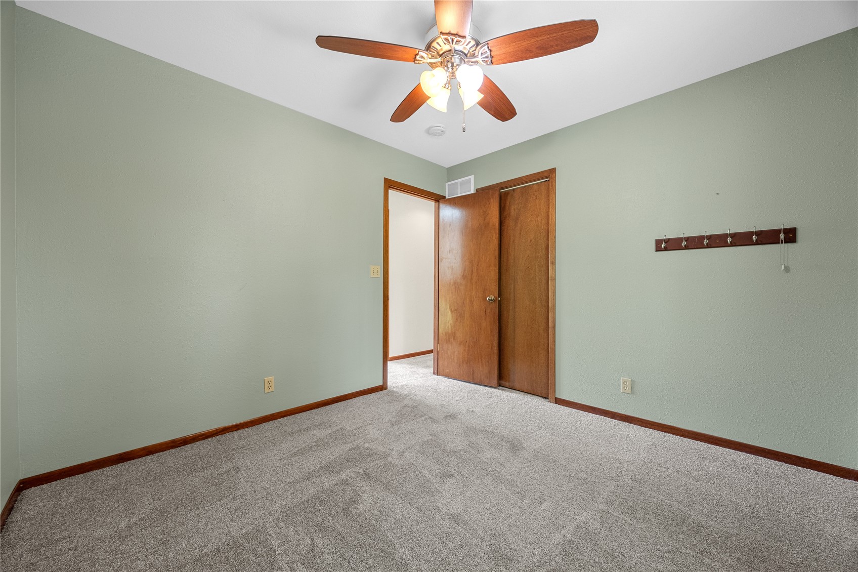 356 East Post Road SE Cedar Rapids IA 52403