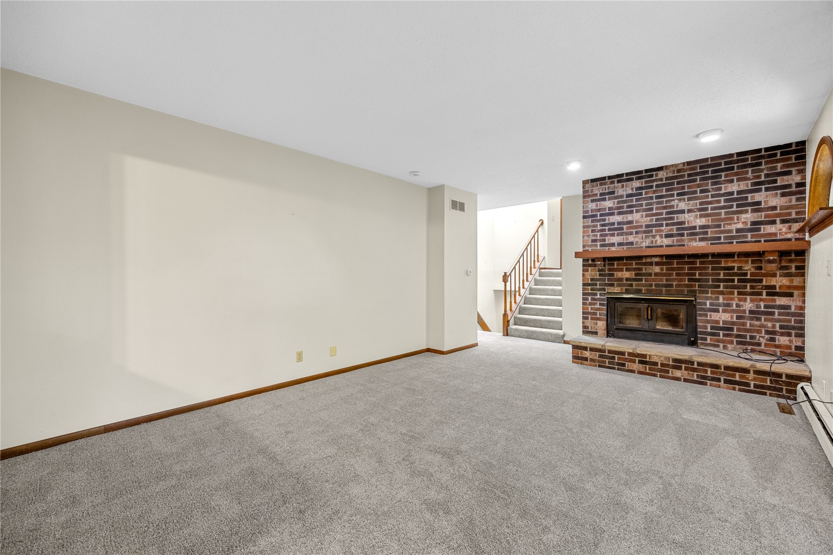 356 East Post Road SE Cedar Rapids IA 52403