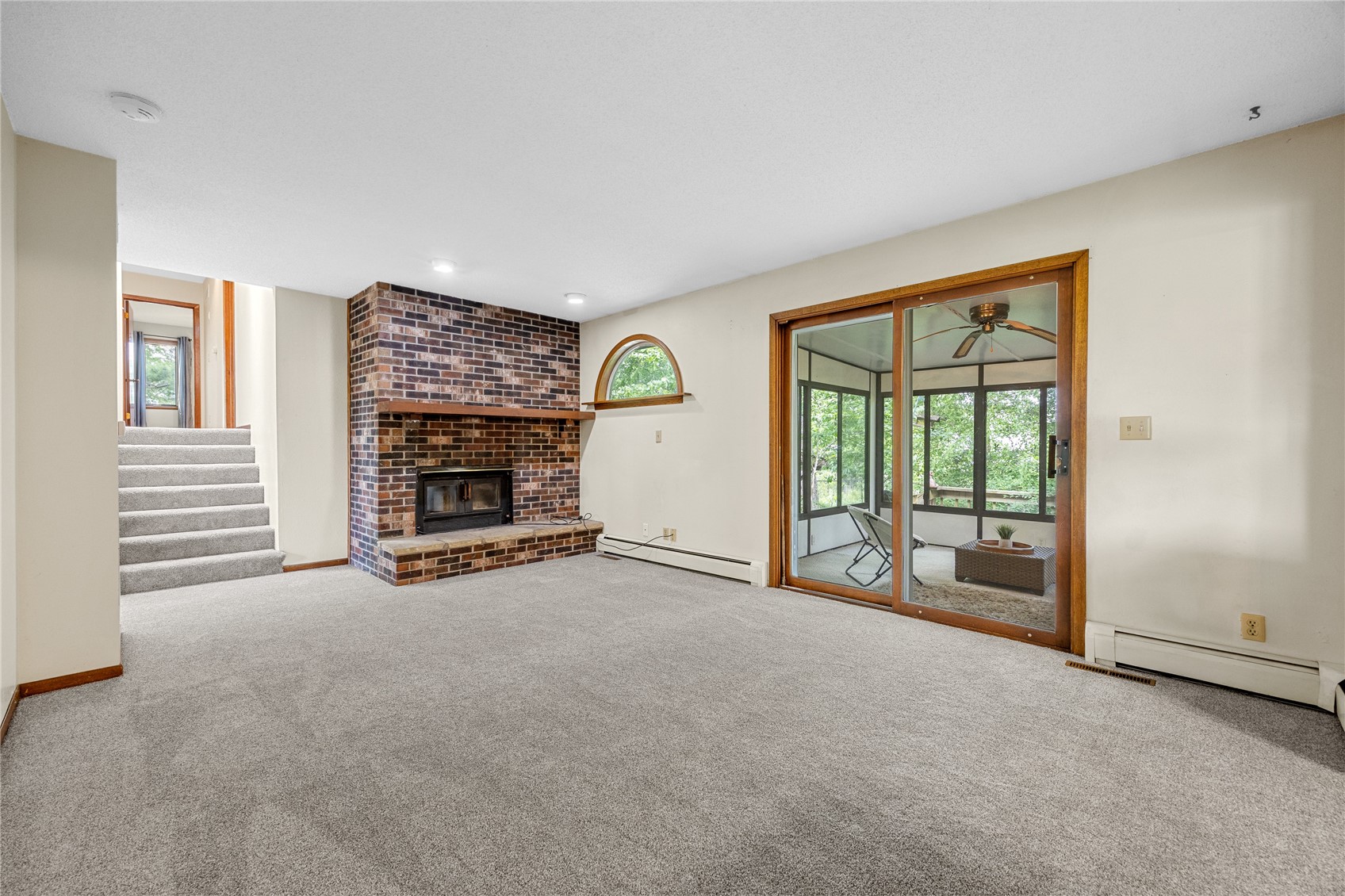 356 East Post Road SE Cedar Rapids IA 52403