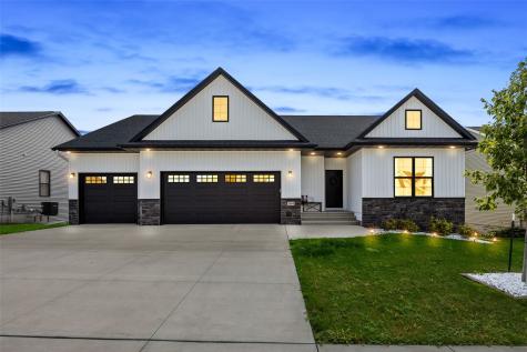 1404 Green Oak Pass Tiffin IA 52340