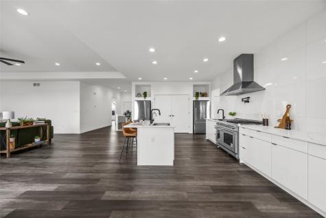 1404 Green Oak Pass Tiffin IA 52340