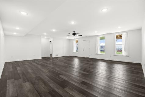 1404 Green Oak Pass Tiffin IA 52340