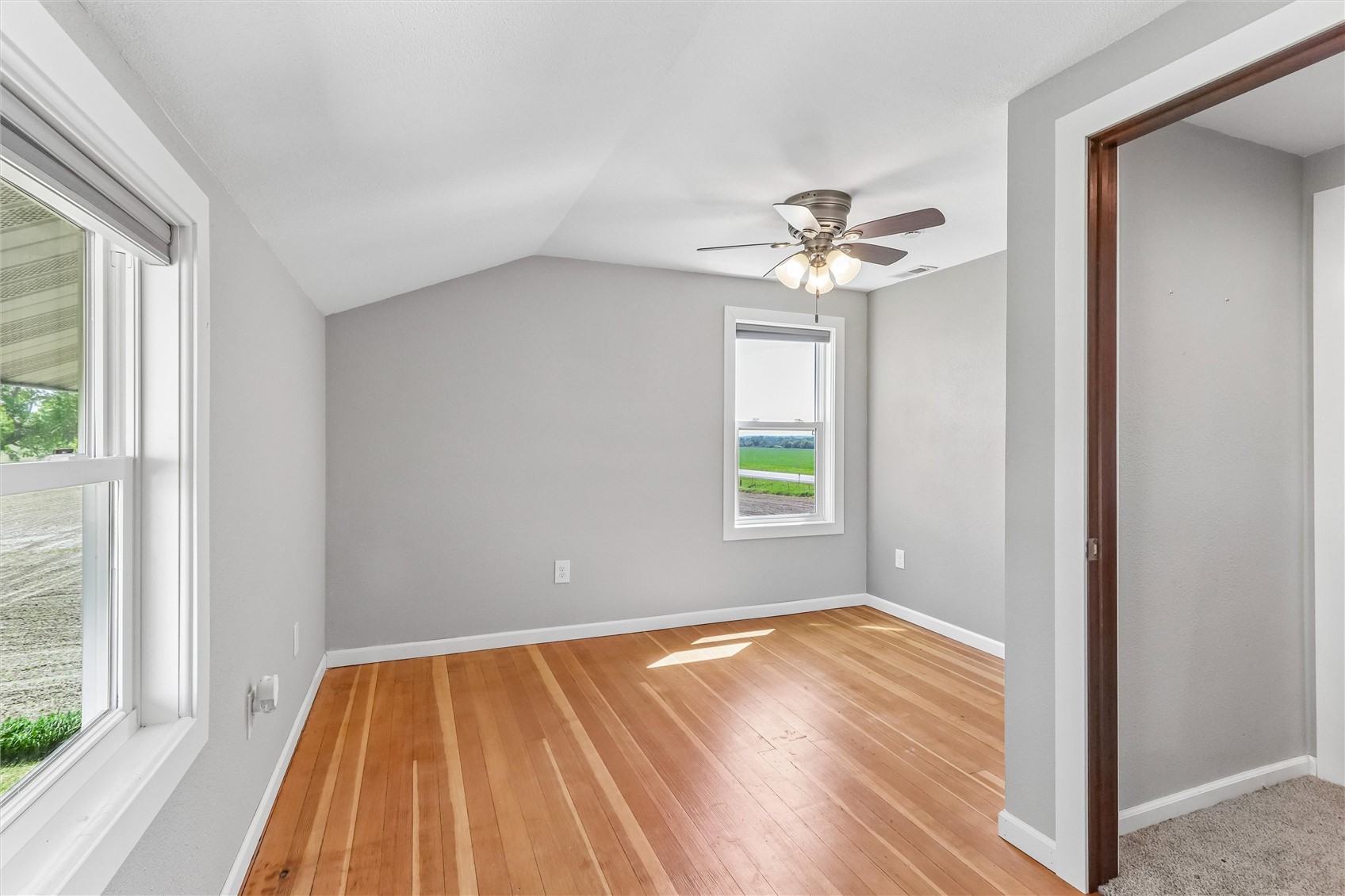 7544 Highway 21 Belle Plaine IA 52208