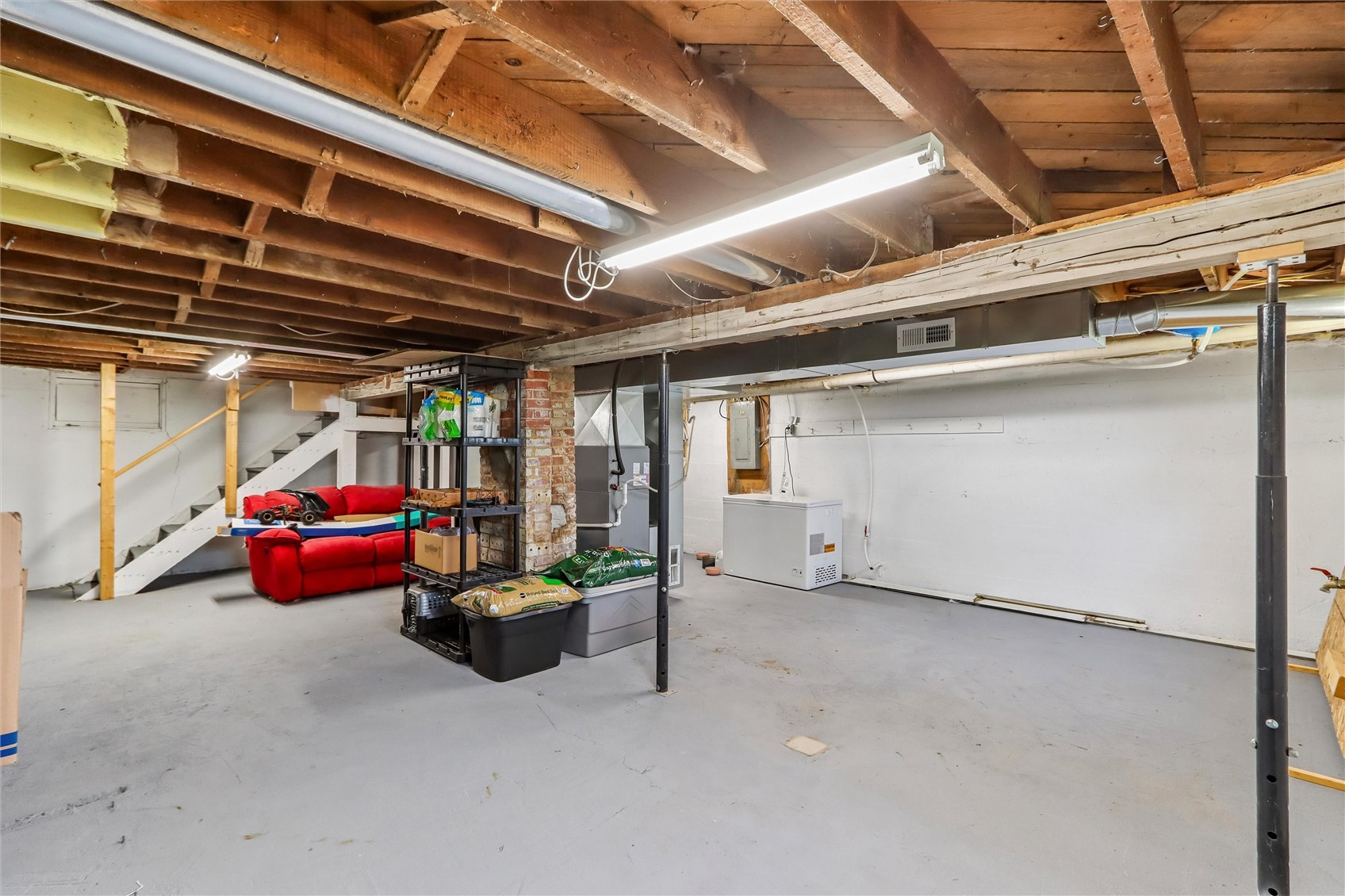 7544 Highway 21 Belle Plaine IA 52208
