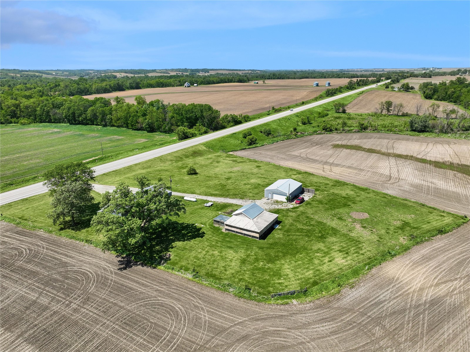 7544 Highway 21 Belle Plaine IA 52208
