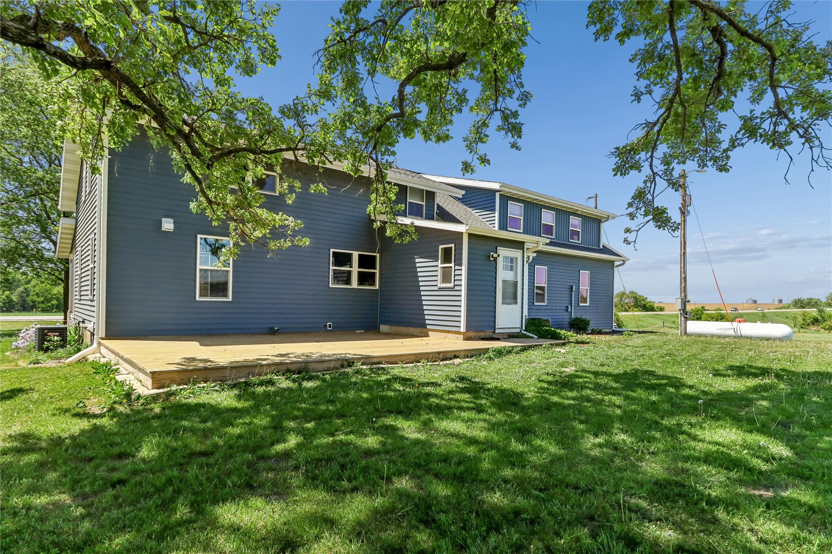 7544 Highway 21 Belle Plaine IA 52208