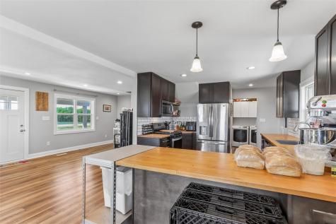 7544 Highway 21 Belle Plaine IA 52208