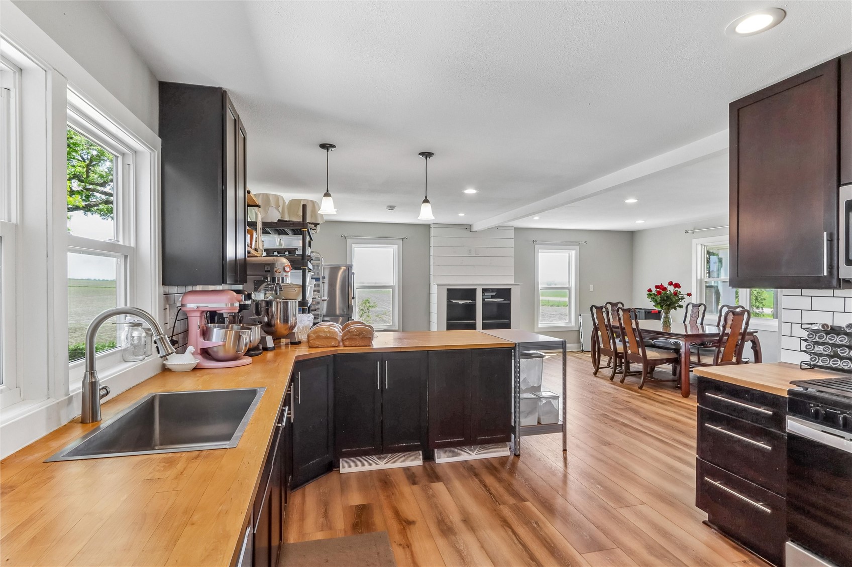 7544 Highway 21 Belle Plaine IA 52208
