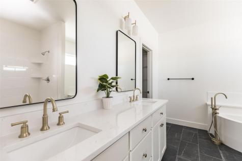 1336 Cedar Springs Drive Marion IA 52302