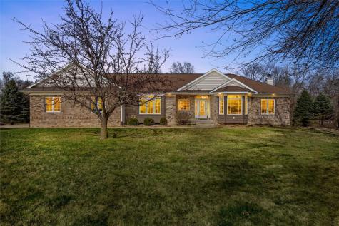 4452 Plumberry Road Ely IA 52227