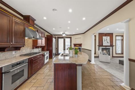 4452 Plumberry Road Ely IA 52227