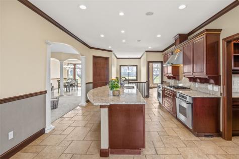 4452 Plumberry Road Ely IA 52227