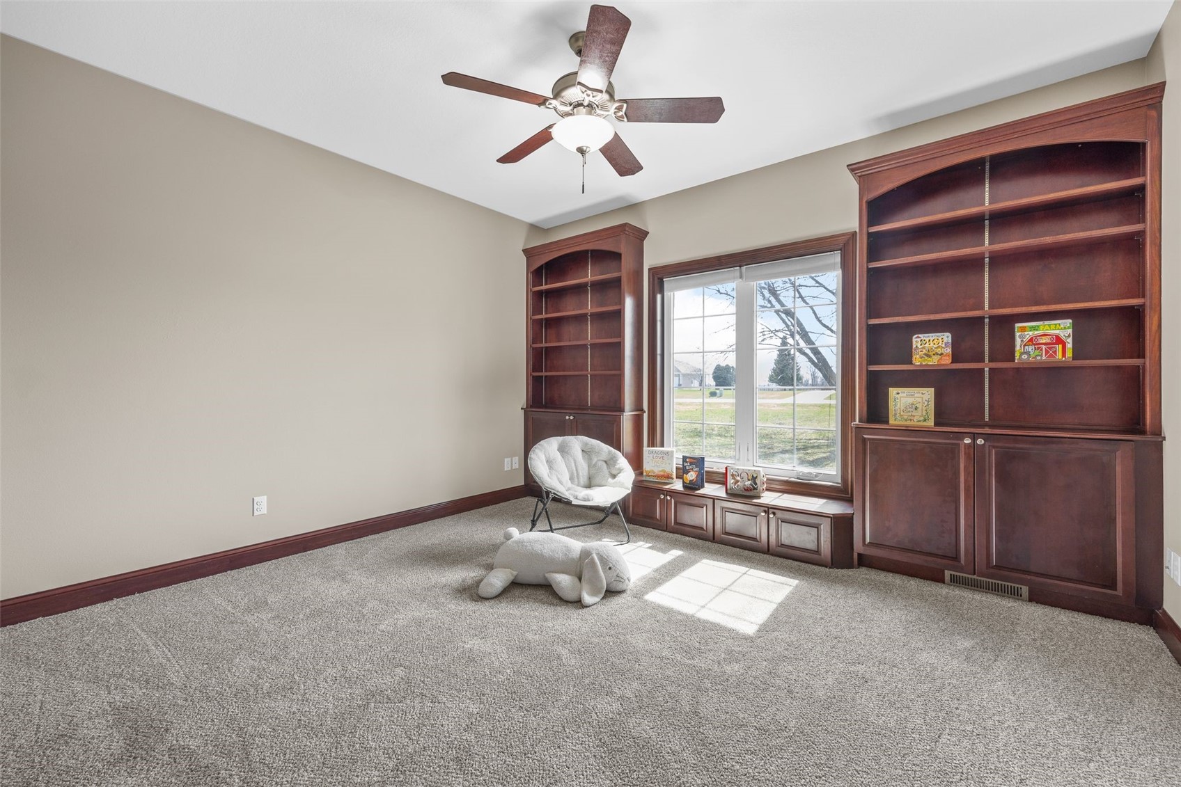 4452 Plumberry Road Ely IA 52227