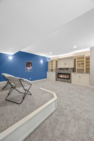 4452 Plumberry Road Ely IA 52227