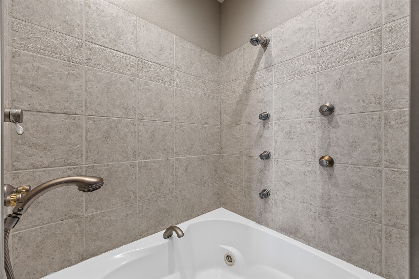 4452 Plumberry Road Ely IA 52227