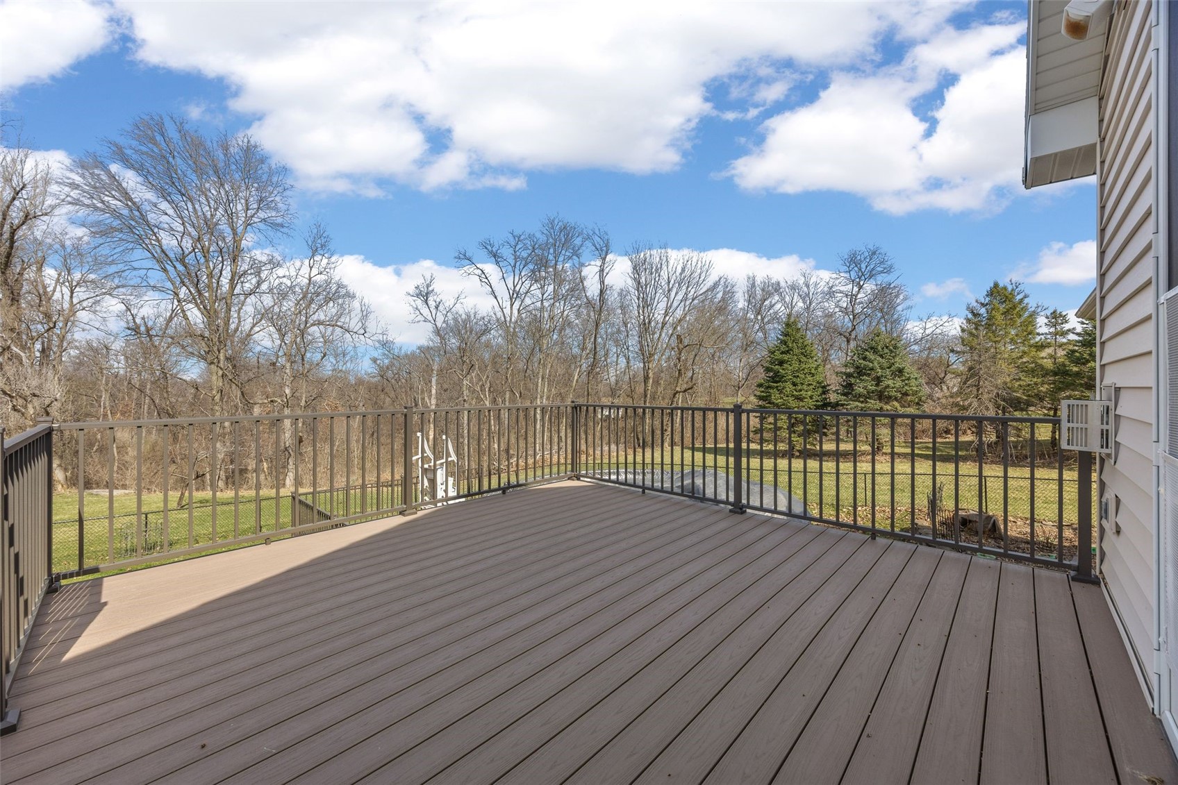 4452 Plumberry Road Ely IA 52227