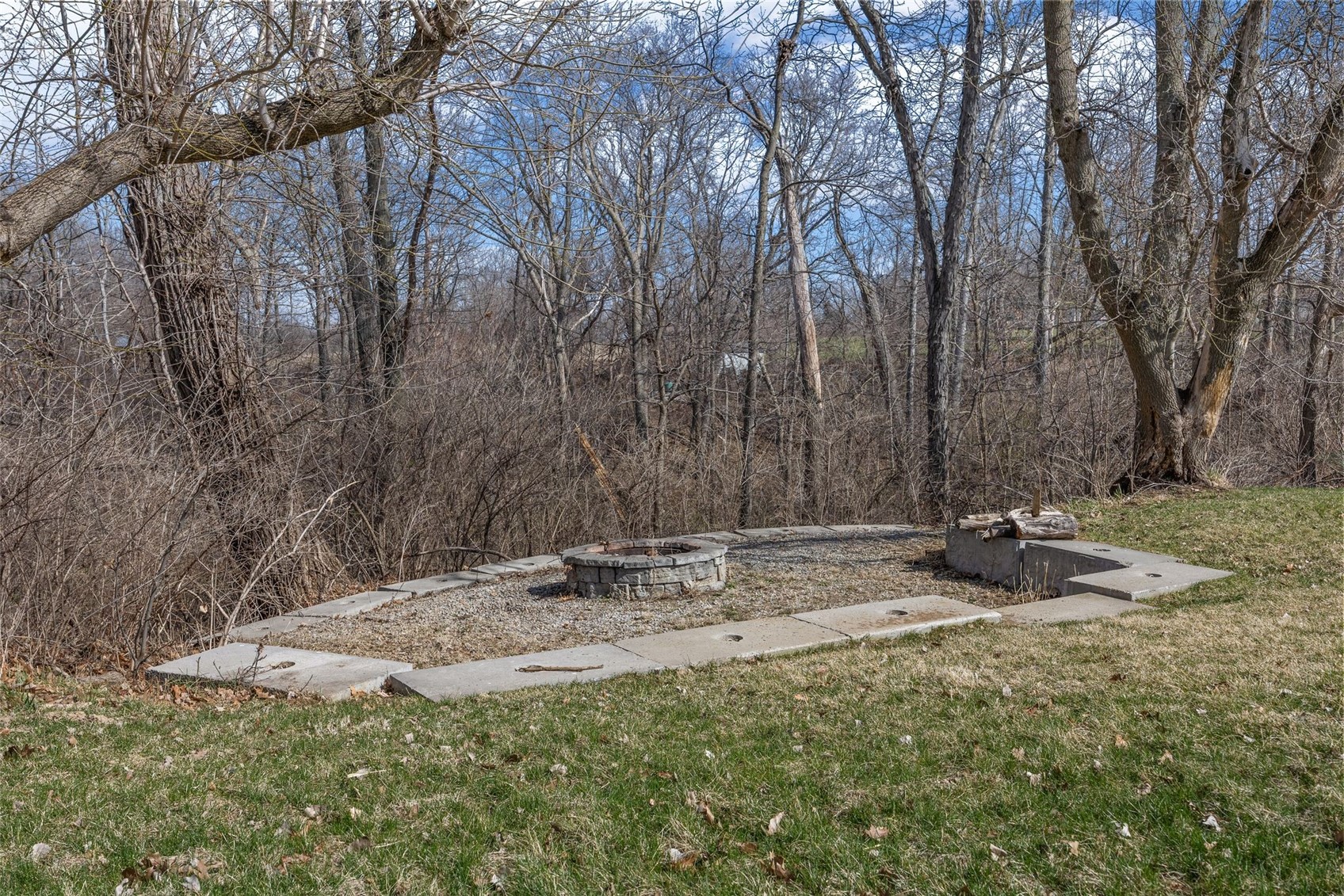 4452 Plumberry Road Ely IA 52227
