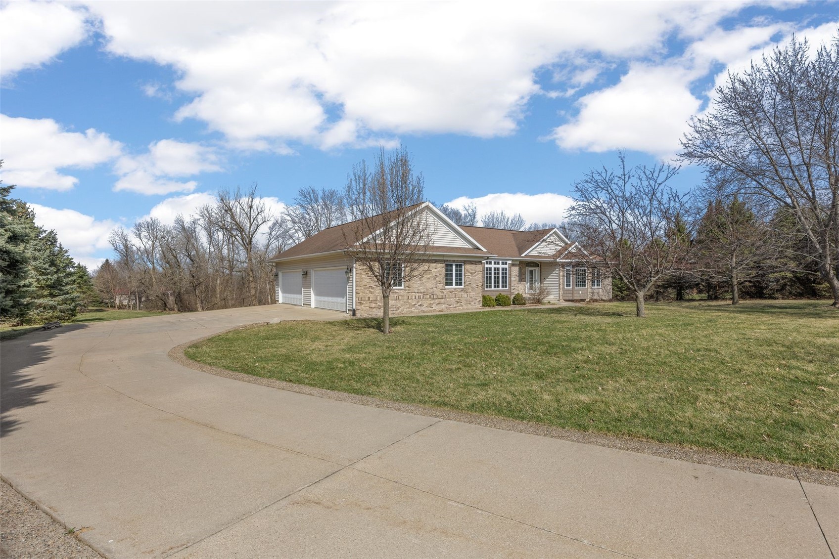4452 Plumberry Road Ely IA 52227