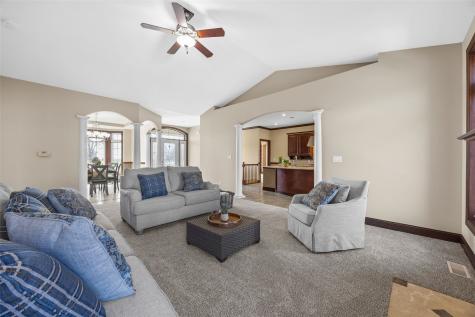 4452 Plumberry Road Ely IA 52227