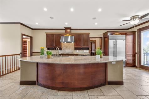 4452 Plumberry Road Ely IA 52227