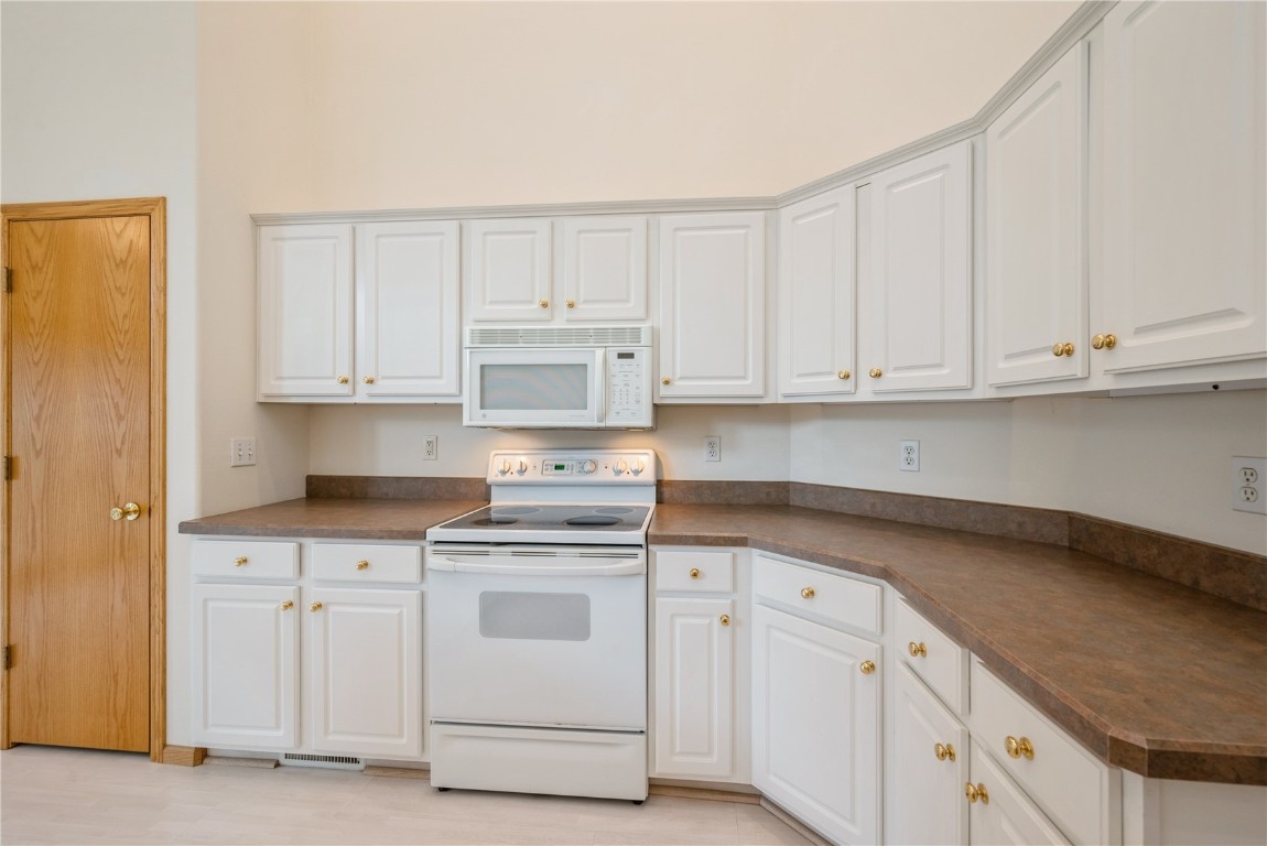 2500 Creekside Drive Hiawatha IA 52233