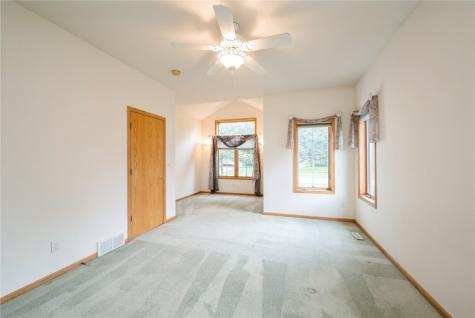 2500 Creekside Drive Hiawatha IA 52233