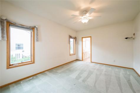 2500 Creekside Drive Hiawatha IA 52233