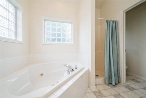 2500 Creekside Drive Hiawatha IA 52233