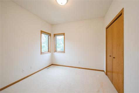 2500 Creekside Drive Hiawatha IA 52233