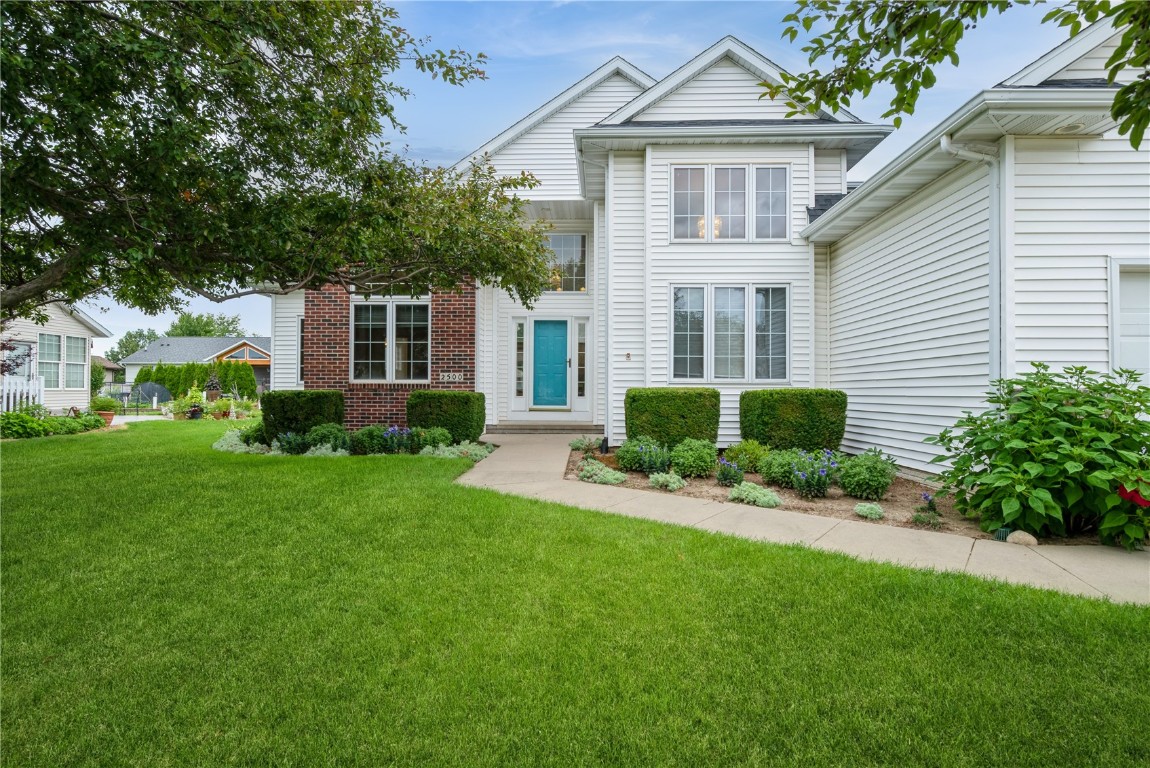 2500 Creekside Drive Hiawatha IA 52233